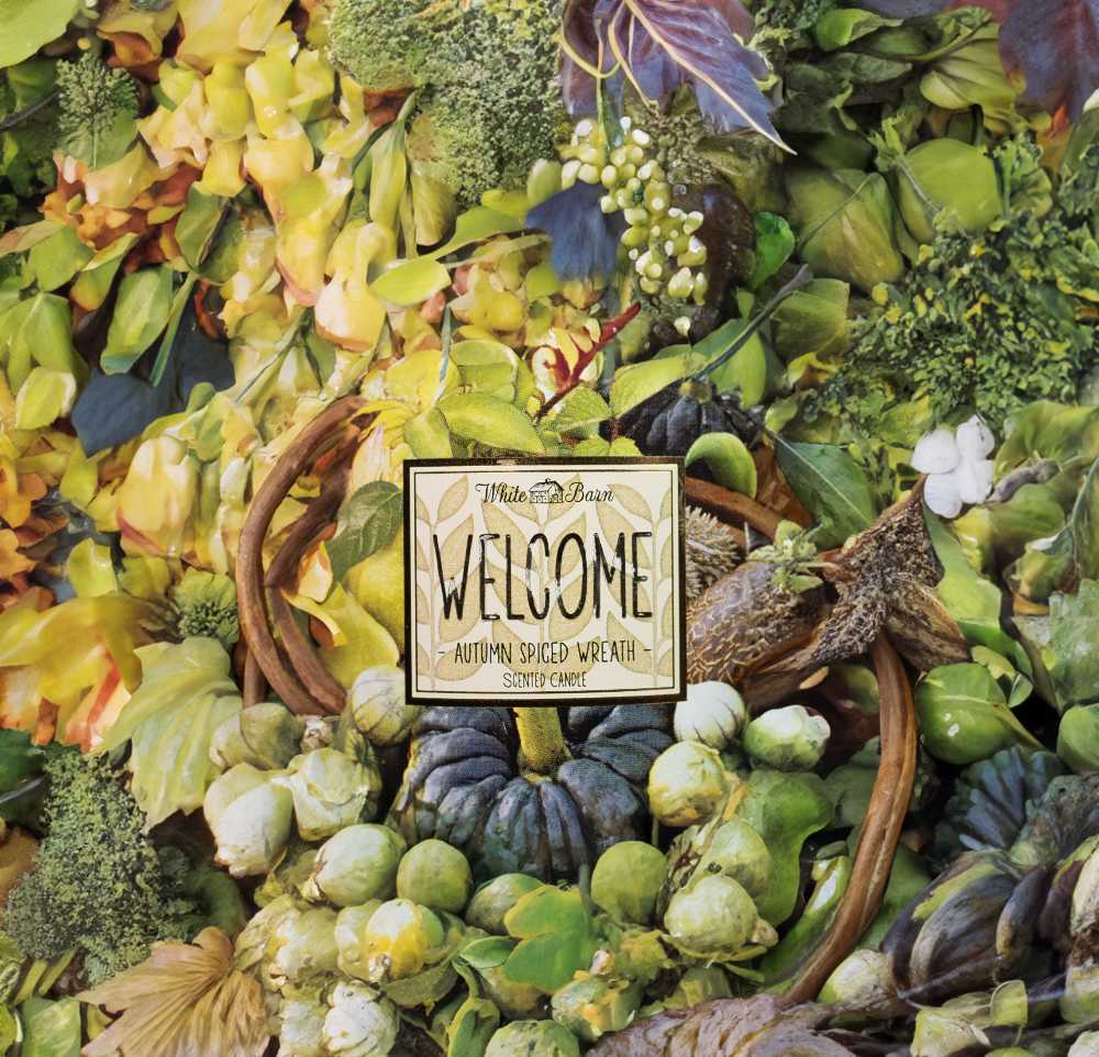 CANDLE: Thanksgiving Bath & Bodyworks Welcome - Autumn Spiced Wreath  2015 - Bath & Bodyworks Candle (Thanksgiving Candles) action figure collectible - Main Image 4