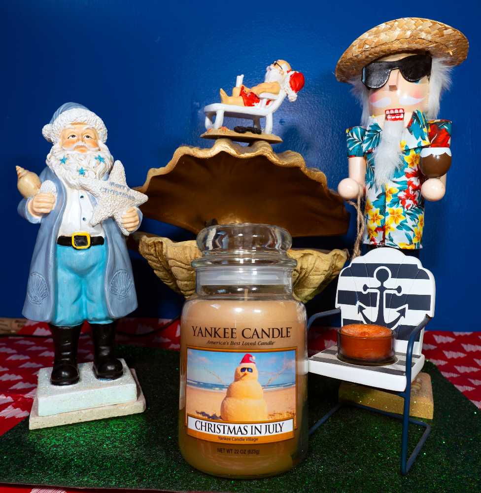 CANDLE: Christmas Yankee Christmas in July Sun/Sand 2014 - Yankee Candle (Christmas Candles) action figure collectible - Main Image 4