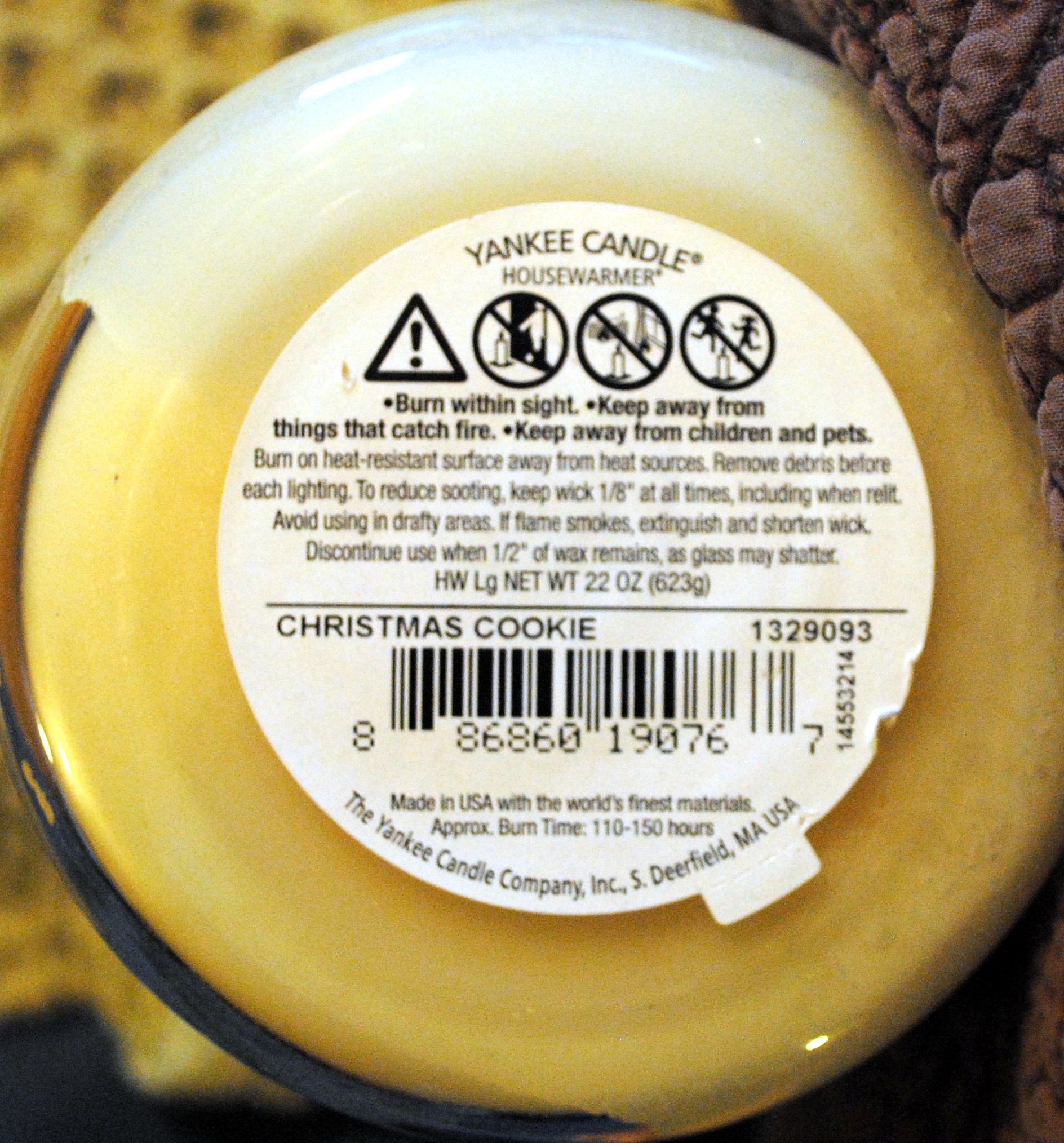 CANDLE: Christmas Yankee South Deerfield Village Christmas Cookie 2014 - Yankee Candle (Christmas Candles) action figure collectible [Barcode 0886860190767] - Main Image 2