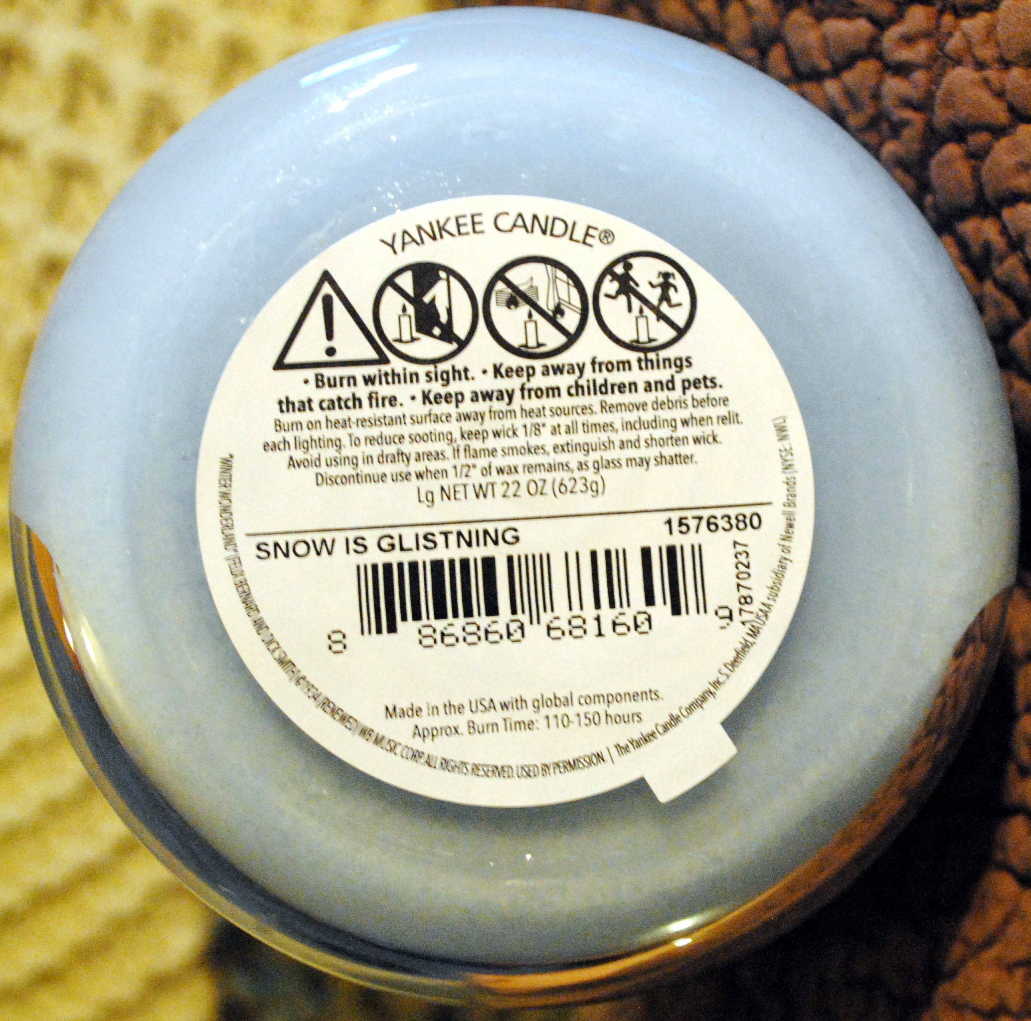 CANDLE: Christmas Yankee Snow is Glistening 2017 WWL - Yankee Candle (Christmas Candles) action figure collectible - Main Image 2