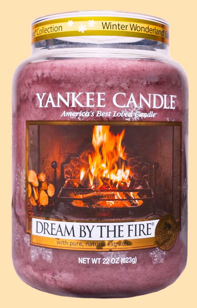 CANDLE: Christmas Yankee Dream by the Fire 2015 WWL - Yankee Candle (Christmas Candles) action figure collectible - Main Image 3