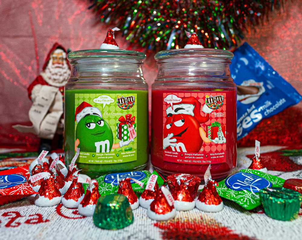 CANDLE: Christmas Rite Aid Home Green Pear M&M Candy 2014 - Rite Aid Home Candles (Christmas Candles) action figure collectible - Main Image 3