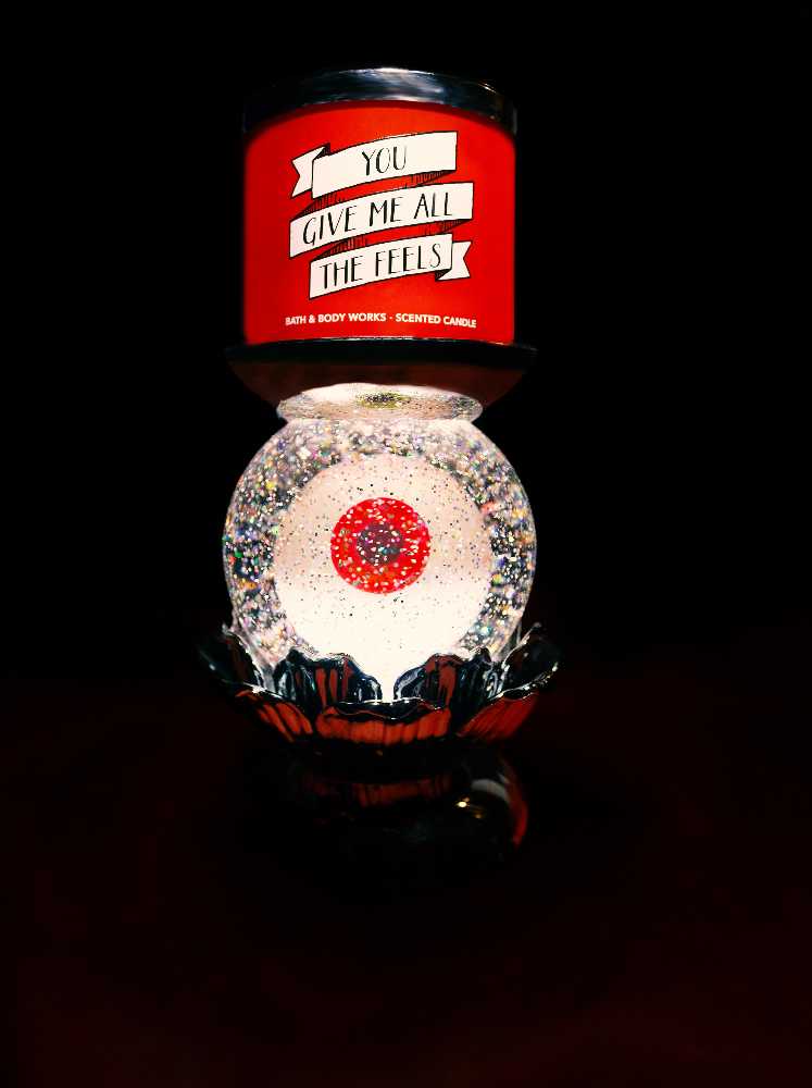 CANDLE: Valentine’s Day Bath & Body Works You Give Me All the Feels Warm Vanilla Sugar 2017 - Bath & Bodyworks Candle (Valentine’s Day Candles) action figure collectible - Main Image 3