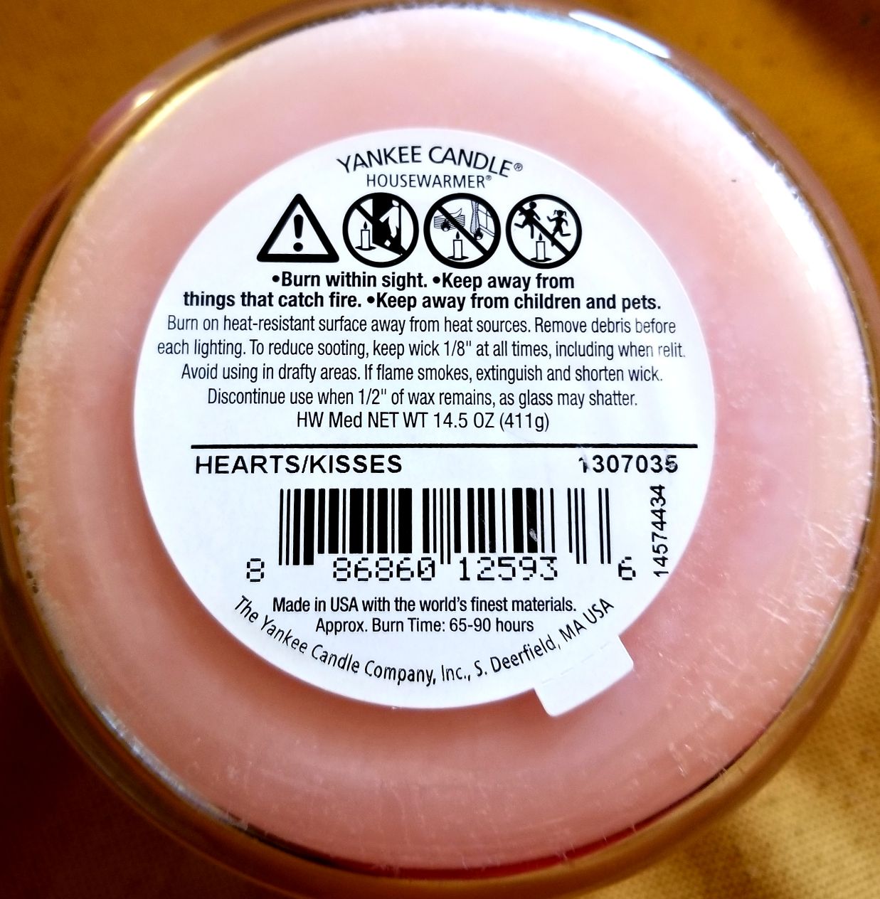 CANDLE: Valentine’s Day Yankee Candle Hearts & Kisses 2014 - Yankee Candle (Valentine’s Day Candles) action figure collectible - Main Image 2