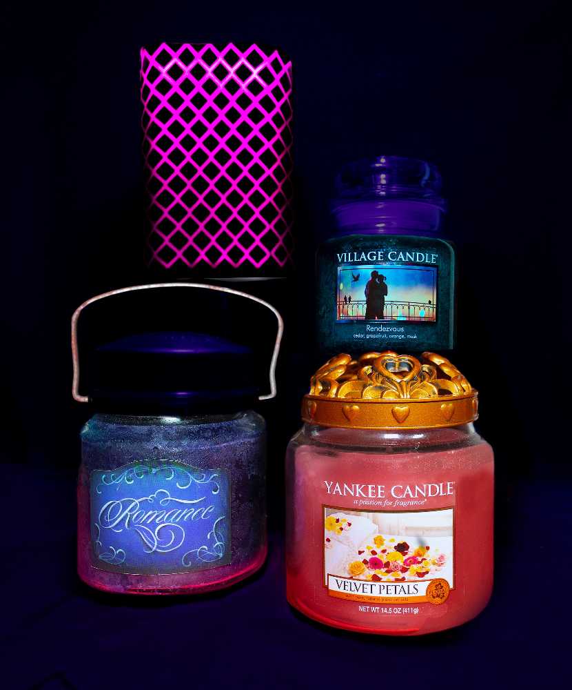 CANDLE: Valentine’s Day Village Candle Rendezvous 2014 - Village Candle (Valentine’s Day) action figure collectible - Main Image 4