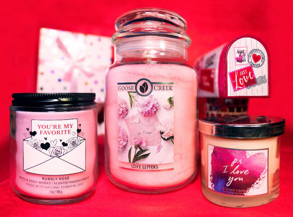 CANDLE: Valentine’s Day Bath & Body Works P.S. I Love You 2009 - Bath & Bodyworks Candle (Valentine’s Day Candles) action figure collectible - Main Image 3