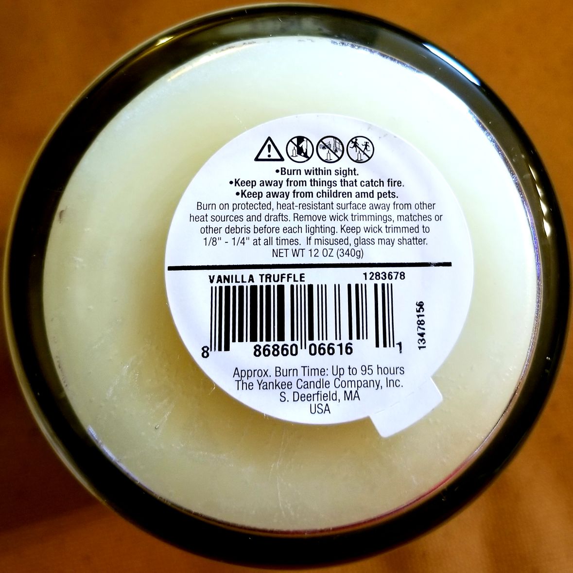 CANDLE: Valentine’s Day Yankee Candle Vanilla Truffle 2013 - Yankee Candle (Valentine’s Day Candles) action figure collectible - Main Image 2