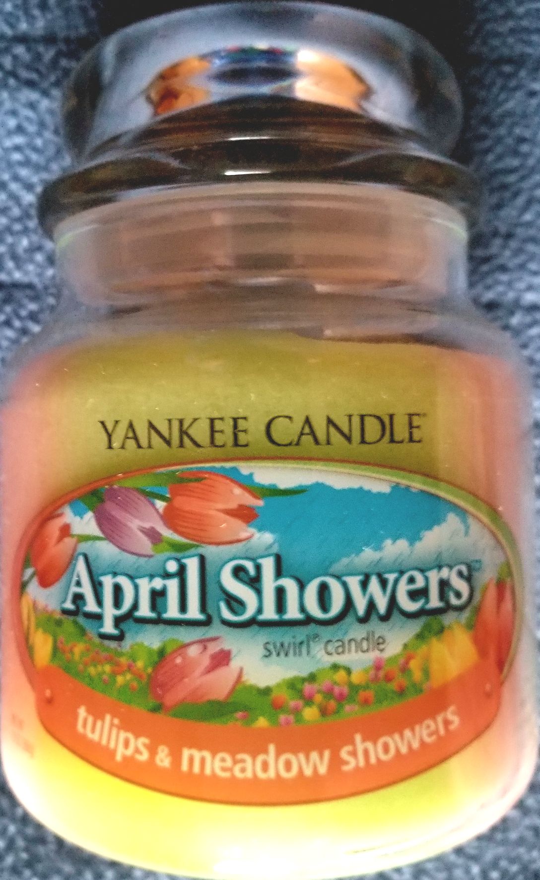 CANDLE: SPRING Yankee Candle April Showers Swirl - Yankee Candle (Spring Candles) action figure collectible - Main Image 1