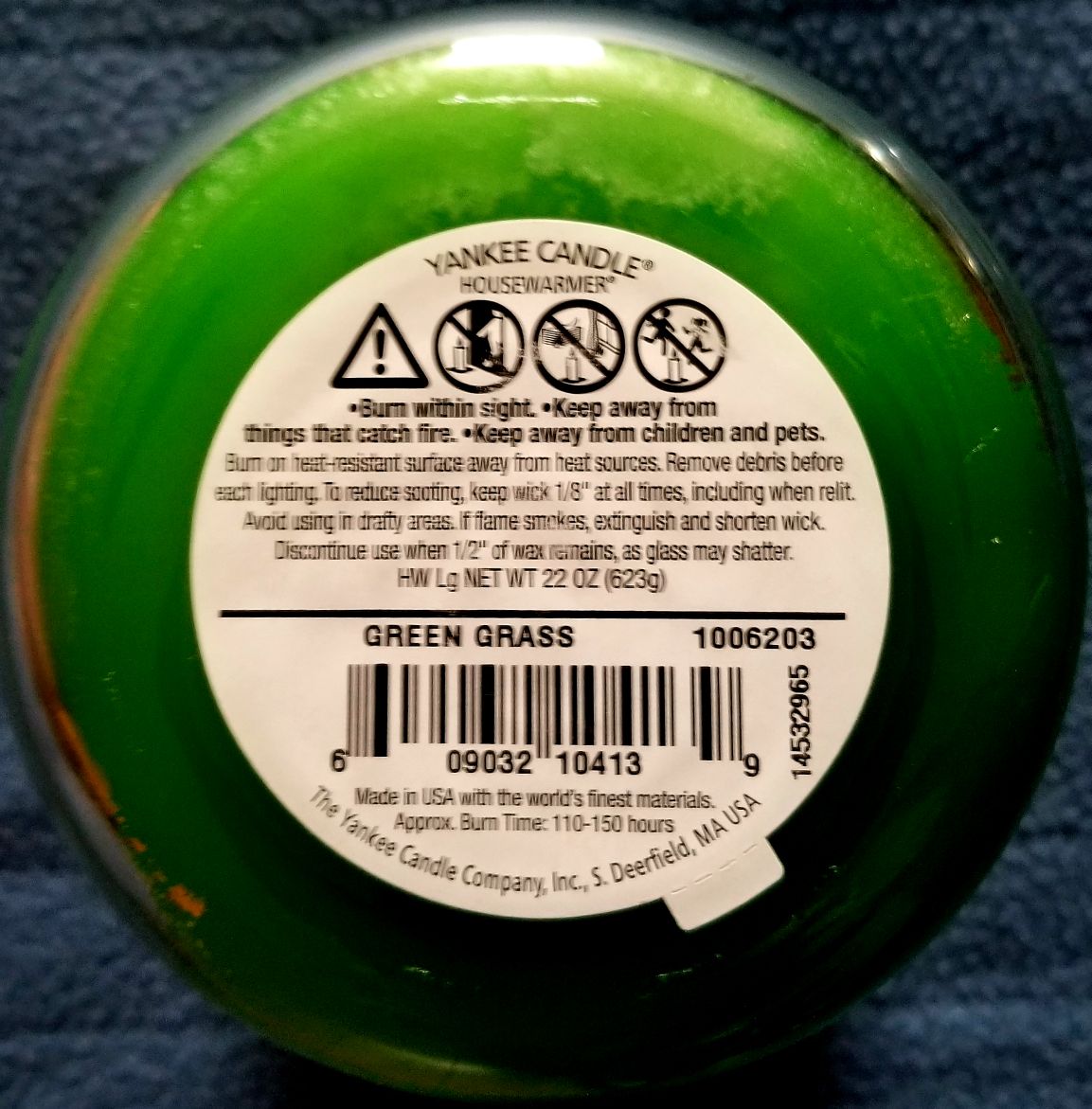 CANDLE: St. Patrick’s Day Yankee Candle Green Grass 2014 - Yankee Candle (St. Patrick’s Day Candles) action figure collectible - Main Image 2