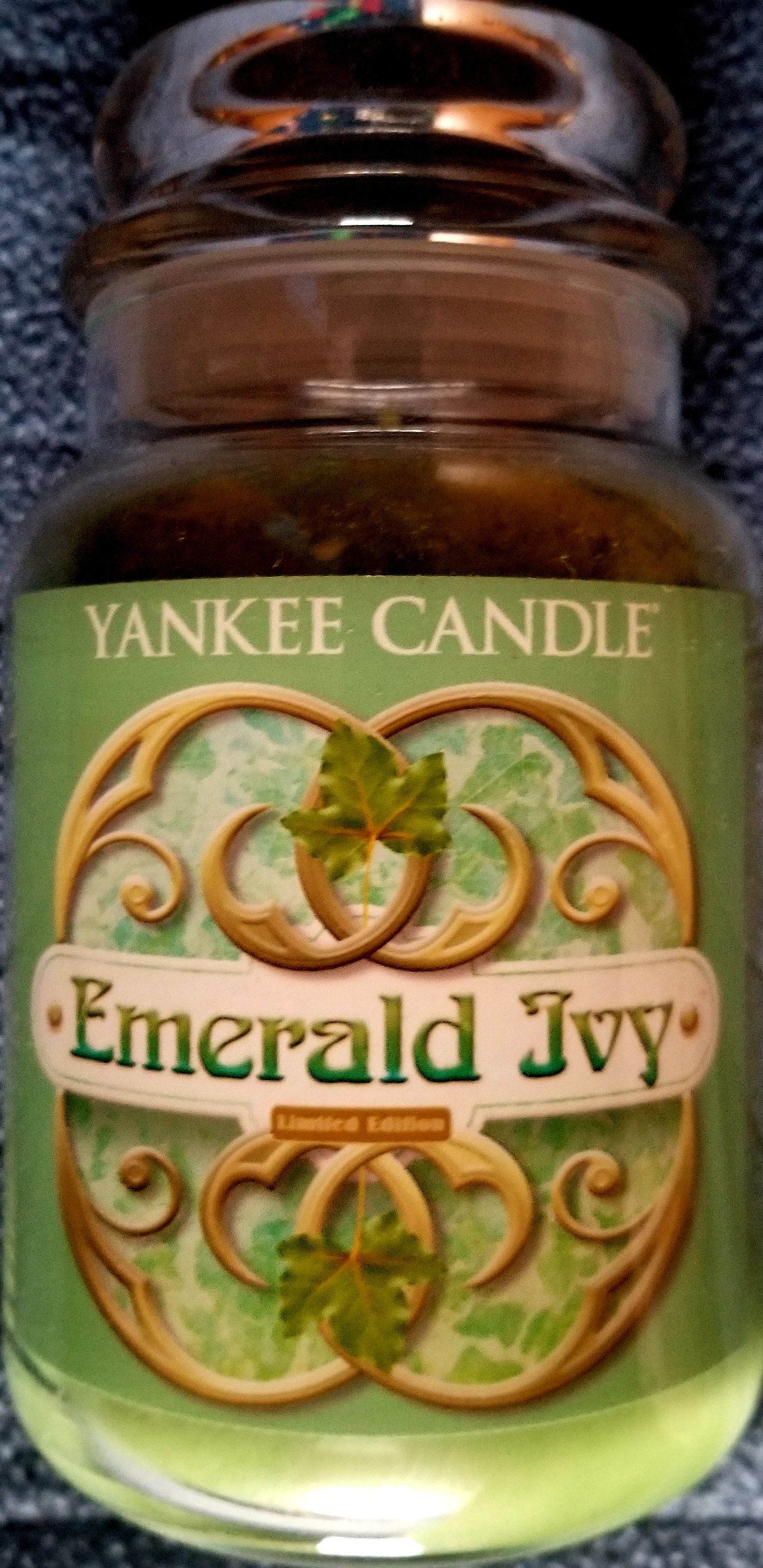 CANDLE: St. Patrick’s Day Yankee Candle Emerald Ivy 2016 - Yankee Candle (St. Patrick’s Day Candles) action figure collectible - Main Image 1