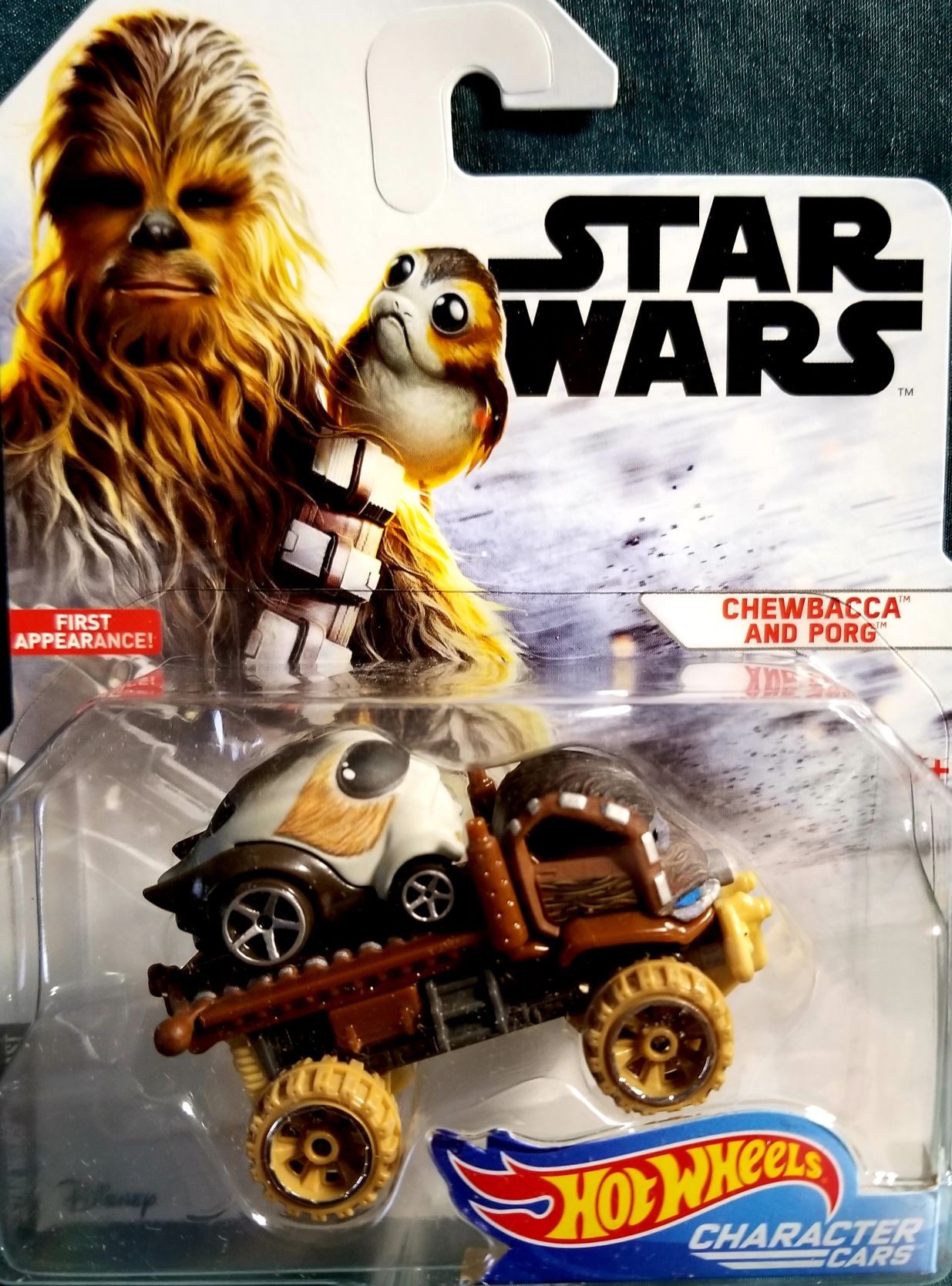 Hot Wheels Star Wars Character Chewbacca and Porg White Card - Hot Wheels by Mattel (Star Wars Hot Wheels) action figure collectible [Barcode 0887961535235] - Main Image 1