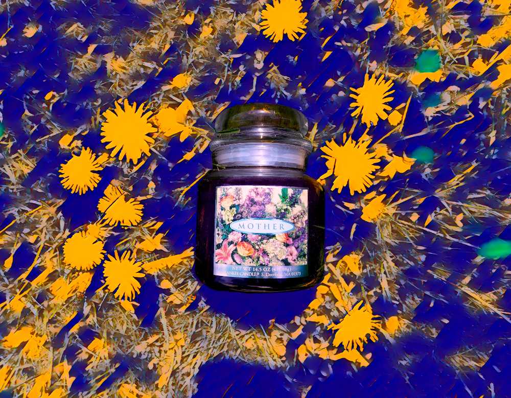 CANDLE: Mother’s Day Yankee Mother Fresh Lilac  - Yankee Candle (Spring Candles) action figure collectible - Main Image 4