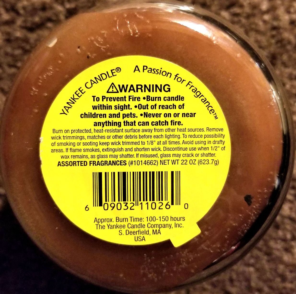 CANDLE: USA Military Yankee Homefront Girl Coconut Kisses 2015 - Yankee Candle (USA Candles) action figure collectible - Main Image 2