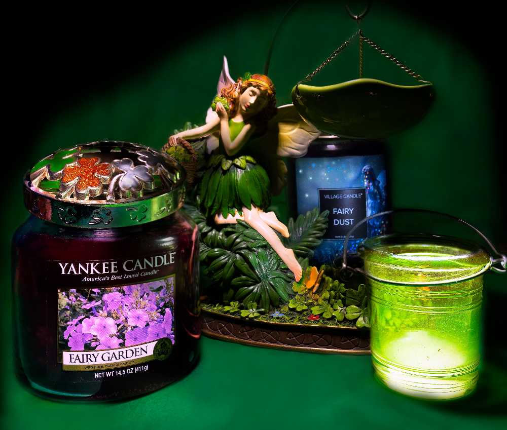 CANDLE: Enchanted Village Fairy Dust 2019 - Village Candle (Enchanted Candles) action figure collectible [Barcode 602406641445] - Main Image 4