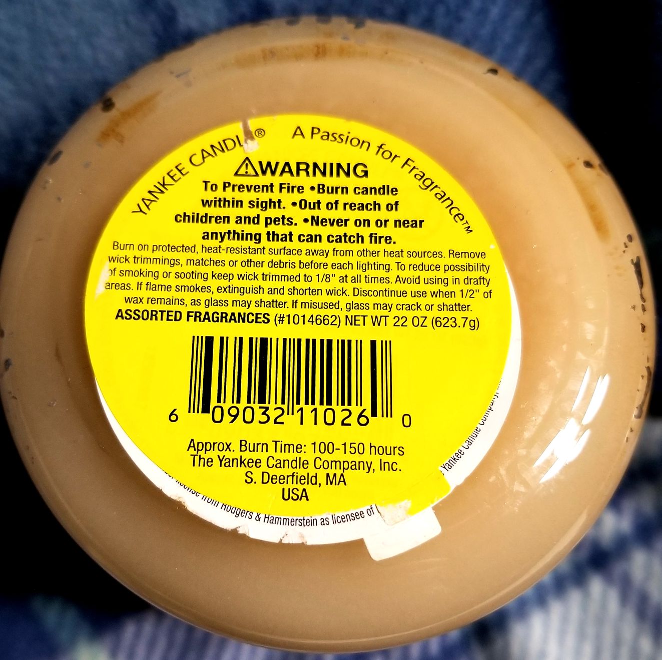 CANDLE: Christmas Yankee Cream Colored Ponies Favorite Things 2013 - Yankee Candle (Christmas Candles) action figure collectible - Main Image 2