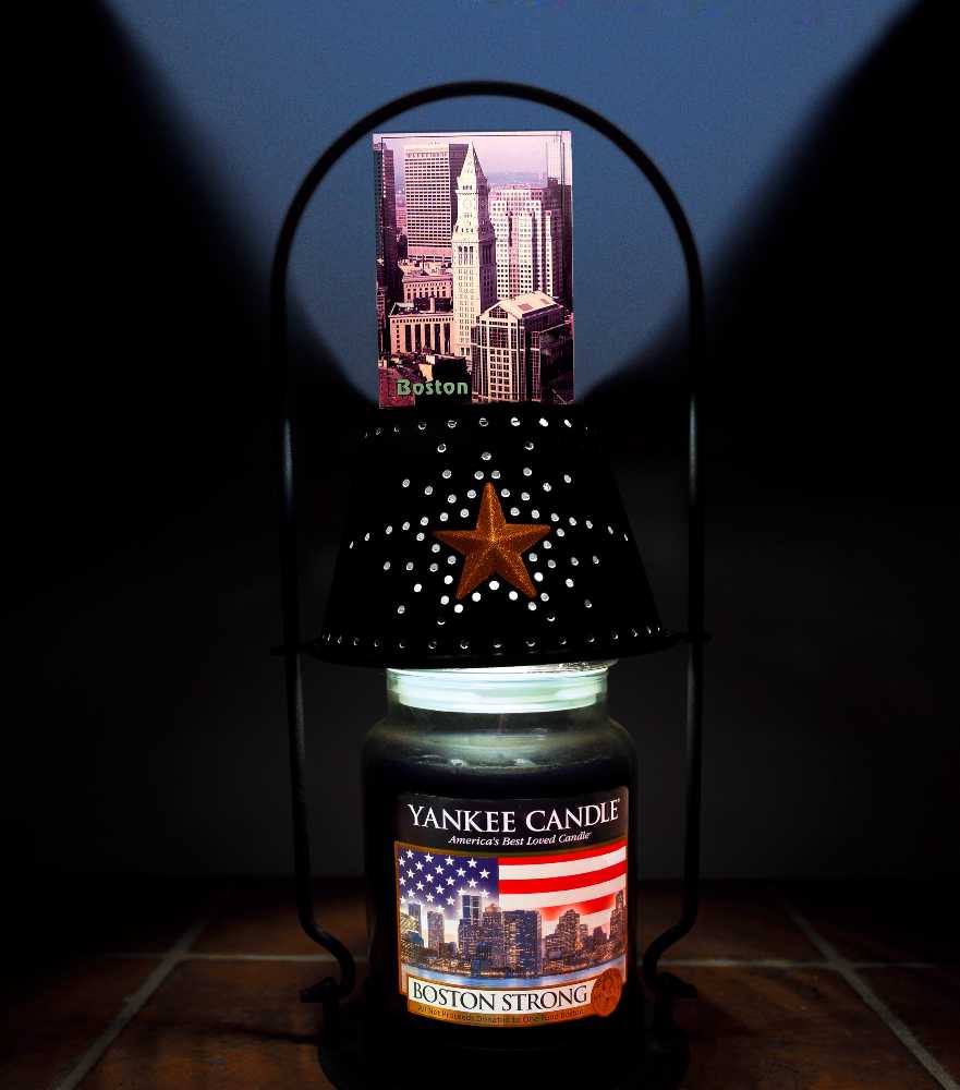 CANDLE: USA City Yankee Boston Stong Boston 2013 - Yankee Candle (USA Candles) action figure collectible [Barcode 886860107178] - Main Image 3