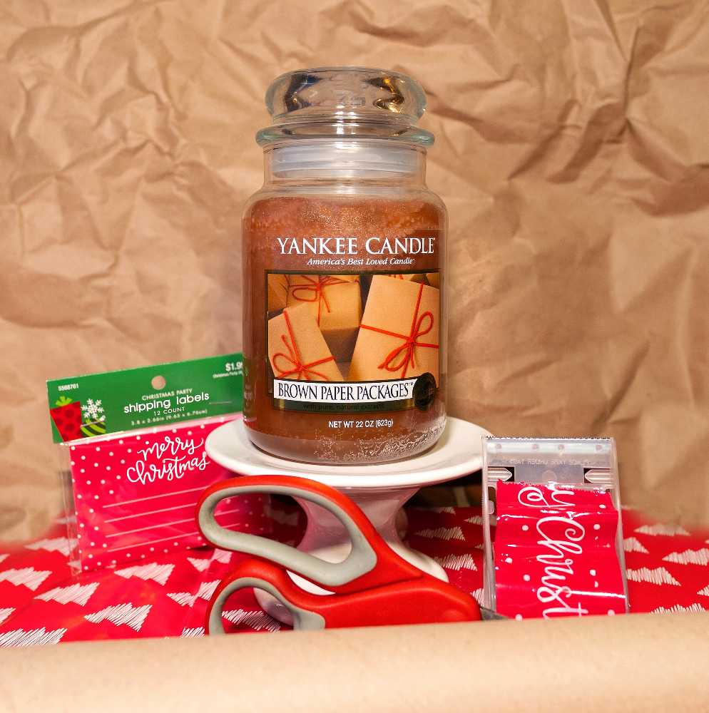 CANDLE: Christmas Yankee Brown Paper Packages Favorite Things 2012 - Yankee Candle (Christmas Candles) action figure collectible - Main Image 3