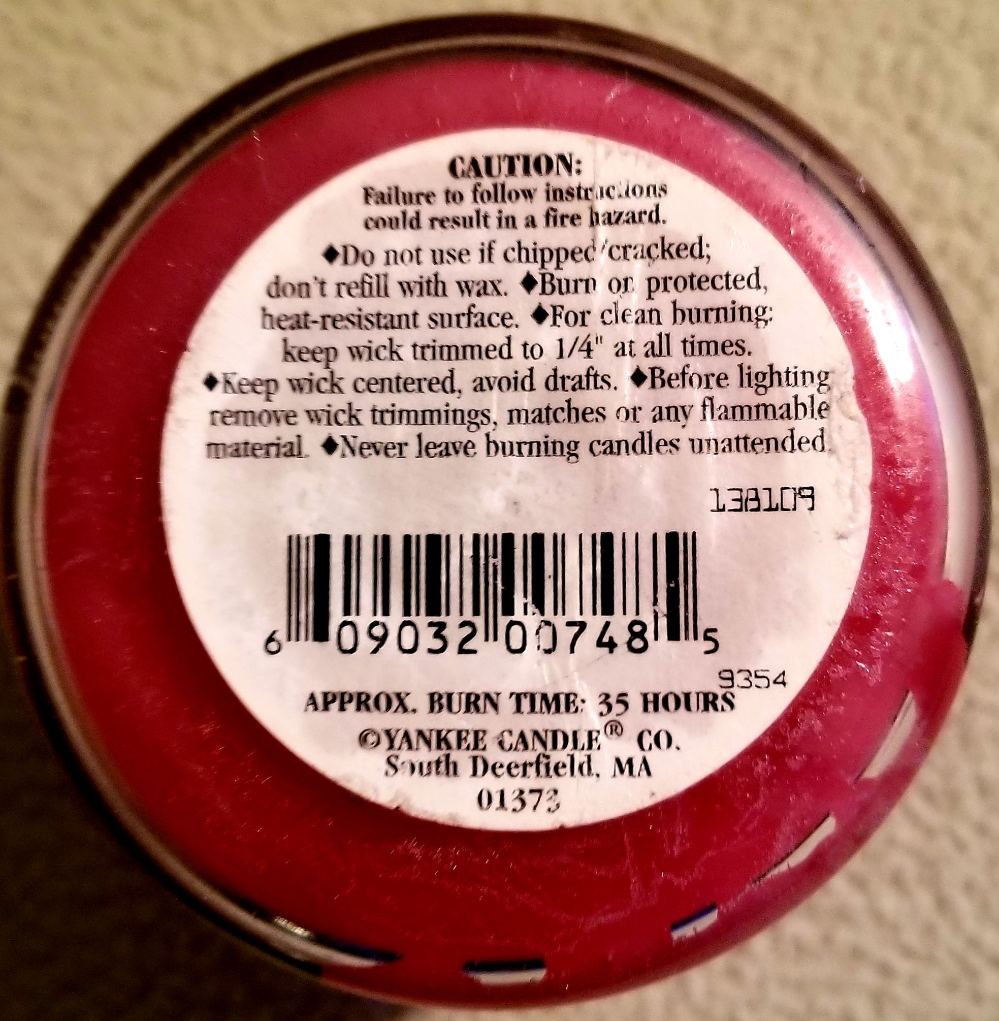 CANDLE: Valentine’s Day Yankee Candle Hearts & Flowers 2004 - Yankee Candle (Valentine’s Day Candles) action figure collectible - Main Image 2