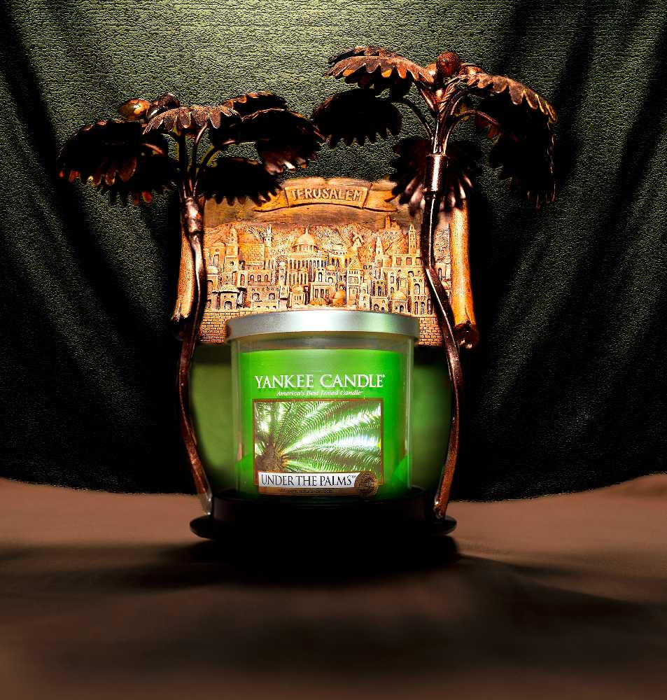 CANDLE: Easter Yankee Under the Palms 2014 - Yankee Candle (Easter Candles) action figure collectible - Main Image 3