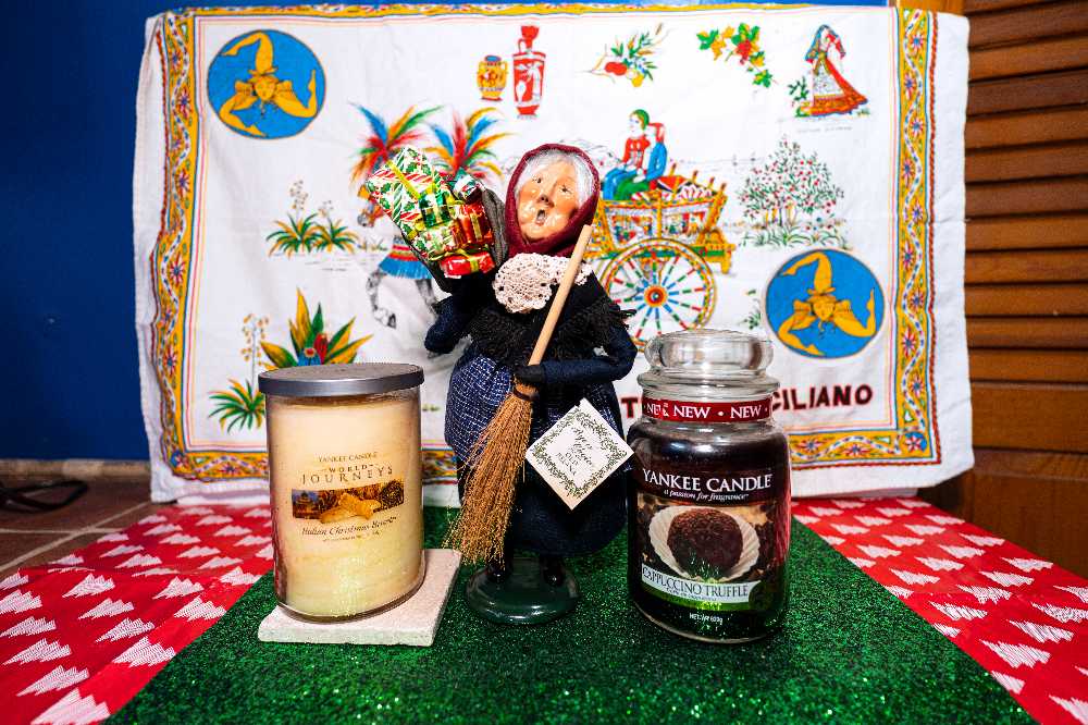 CANDLE: Cafe Culture Yankee Cappuccino Truffle 2015 - Yankee Candle (Bakery Candles) action figure collectible - Main Image 4