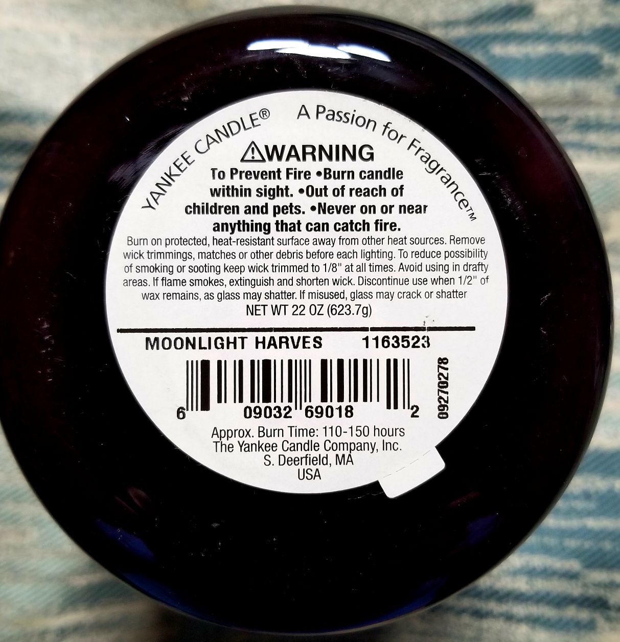 CANDLE: Halloween Yankee Moonlight Harvest 2011 - Yankee Candle (Halloween Candle) action figure collectible [Barcode 609032690182] - Main Image 2