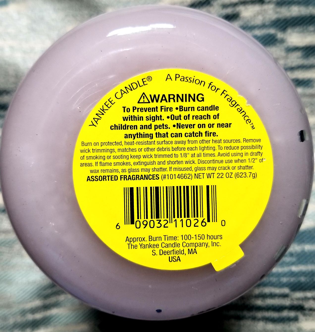 CANDLE: Halloween Yankee Moonlight 2017 UK - Yankee Candle (Halloween Candle) action figure collectible - Main Image 2