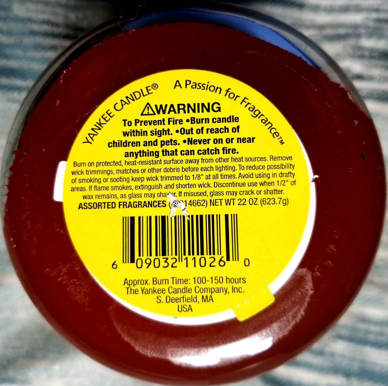 CANDLE: Halloween Yankee Amber Moon  2014  UK - Yankee Candle (Halloween Candle) action figure collectible - Main Image 2