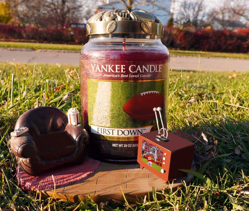 CANDLE: Football Yankee First Down 2013 - Yankee Candle (Sports Candles) action figure collectible - Main Image 3