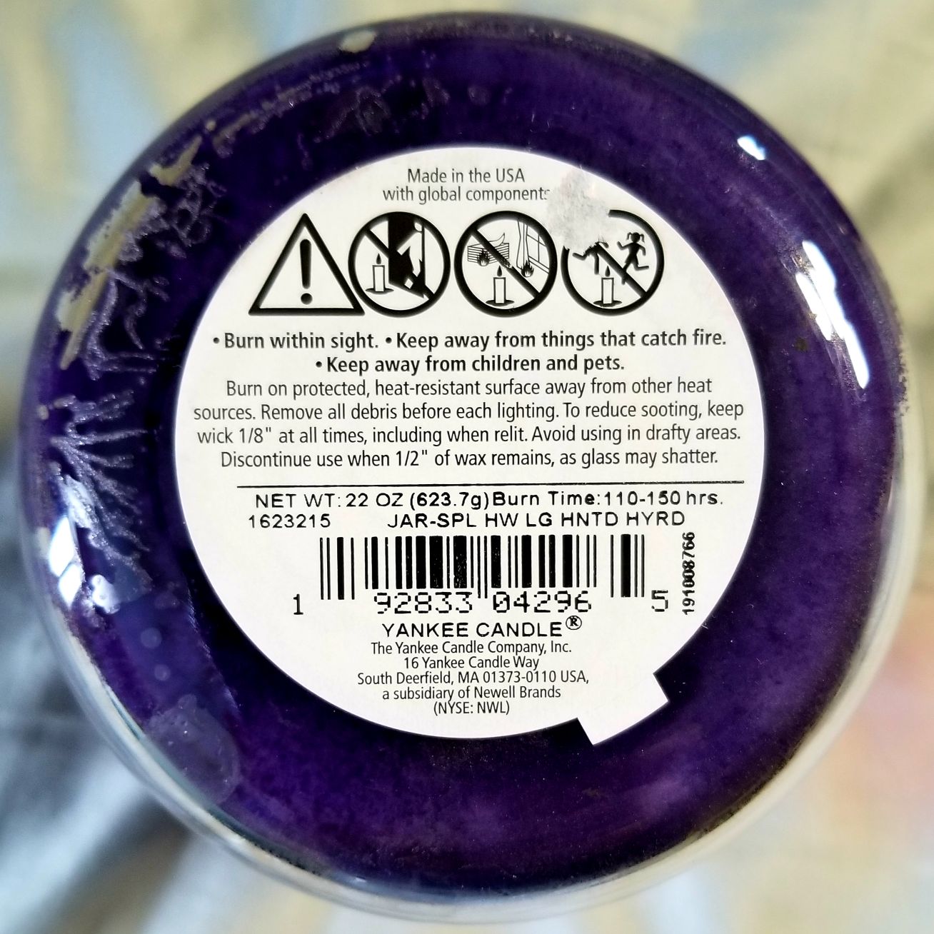 CANDLE: Halloween Yankee Haunted Hayride 2019 - Yankee Candle (Halloween Candle) action figure collectible [Barcode 192833042965] - Main Image 2