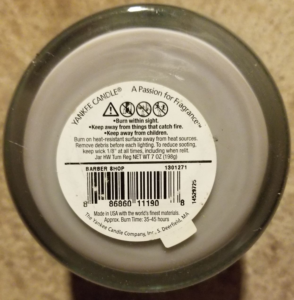 CANDLE: Yankee Barber Shop Clean Shave - Yankee Candle (Barbershop Candle) action figure collectible - Main Image 2