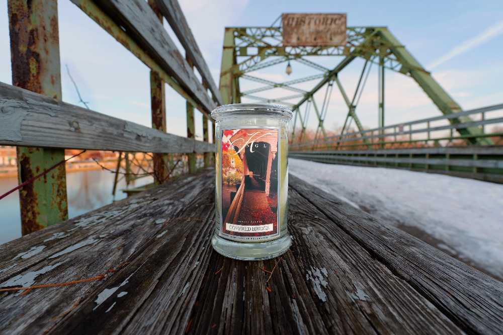 CANDLE: Autumn Kringle Covered Bridge 2014 - Kringle Candle (Camping Candles) action figure collectible [Barcode 846853044590] - Main Image 3