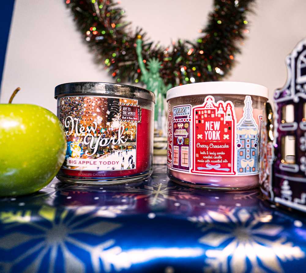 CANDLE: Christmas Bath and Bodyworks New York Cherry Cheesecake  2019 USA - Bath & Bodyworks Candle (Christmas Candles) action figure collectible [Barcode 886860449575] - Main Image 3