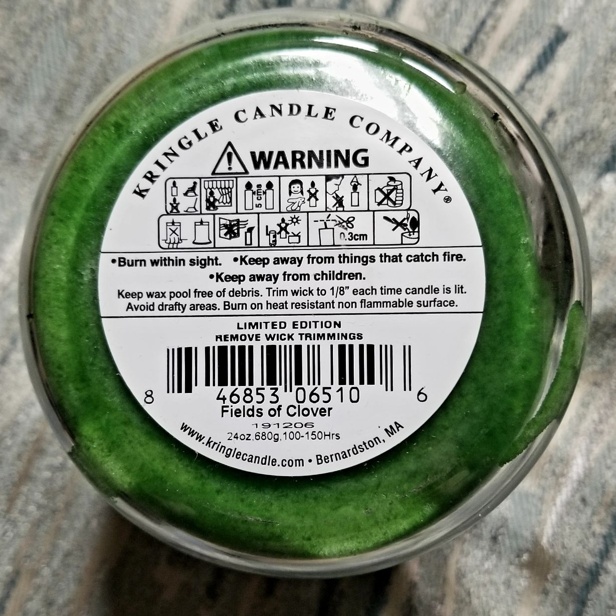CANDLE: St. Patrick’s Day Country Candle Fields of Clover 2020 Kringle  - Country Candle (St. Patrick’s Day Candles) action figure collectible [Barcode 846853065106] - Main Image 2