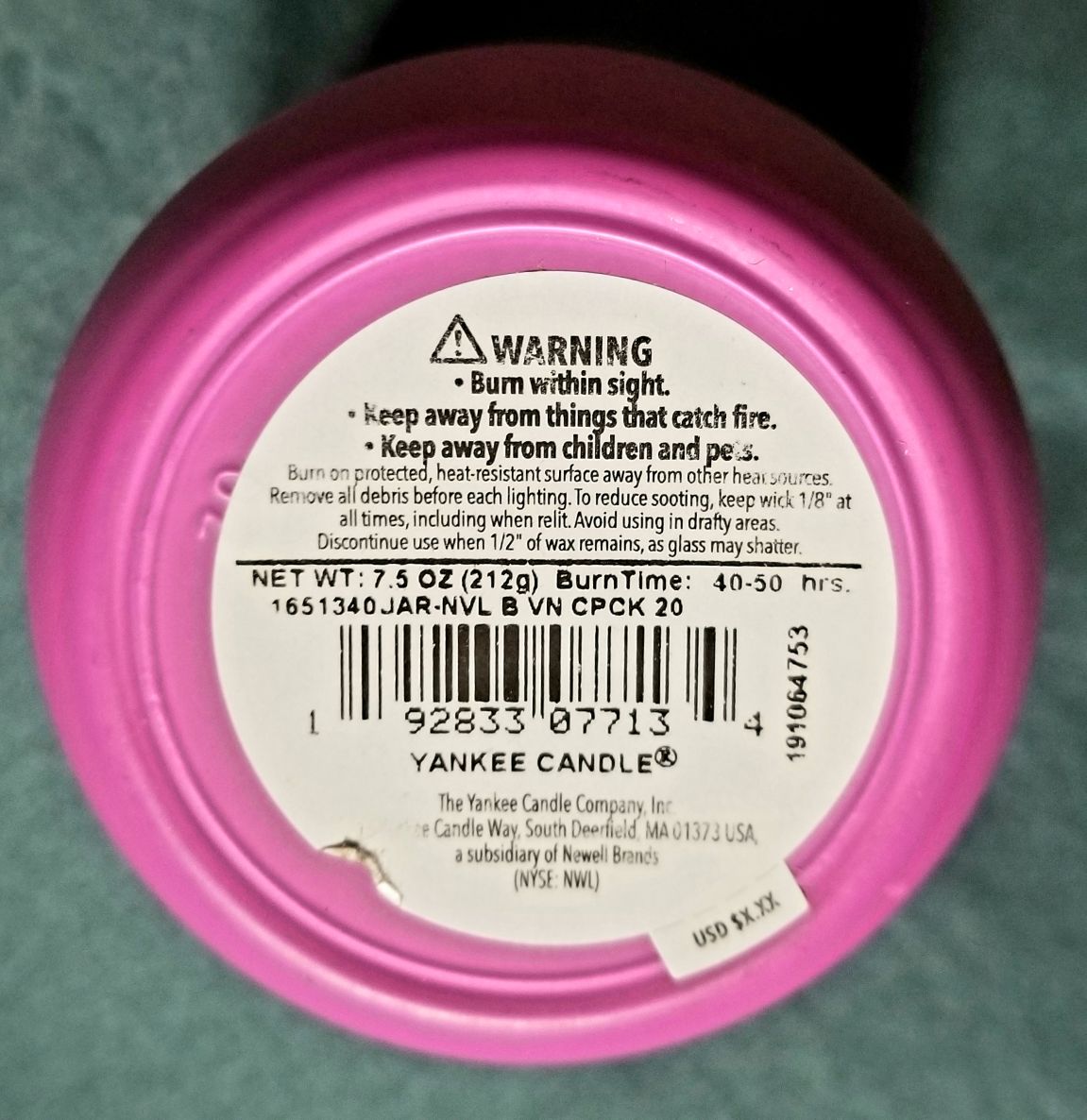 CANDLE: Easter Yankee Bunny Vanilla Cupcake - Special Limited-Edition Tumbler 2020 - Yankee Candle (Easter Candles) action figure collectible [Barcode 192833077134] - Main Image 2