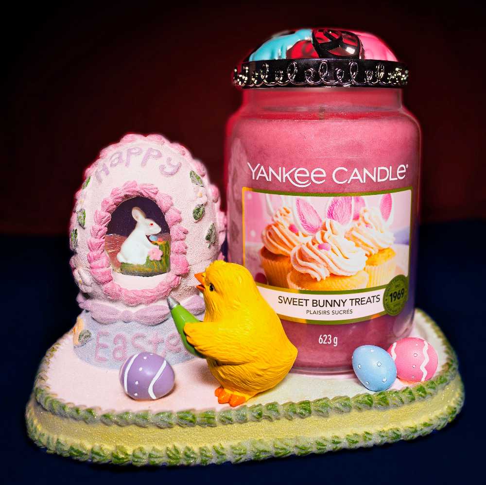 CANDLE: Easter Yankee Sweet Bunny Treats 2020 - Yankee Candle (Easter Candles) action figure collectible [Barcode 5038581102146] - Main Image 3