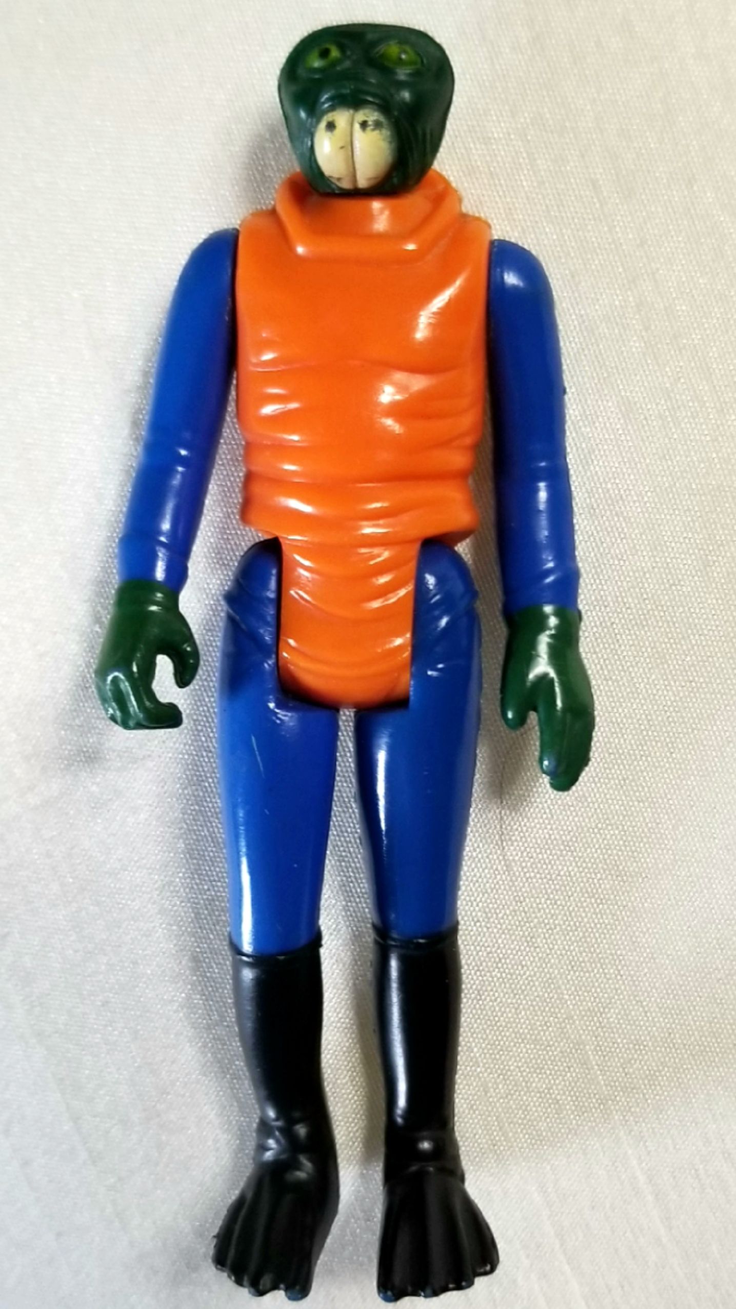 CANDLE: Halloween Country Candle Zombie Night  2019 Kringle