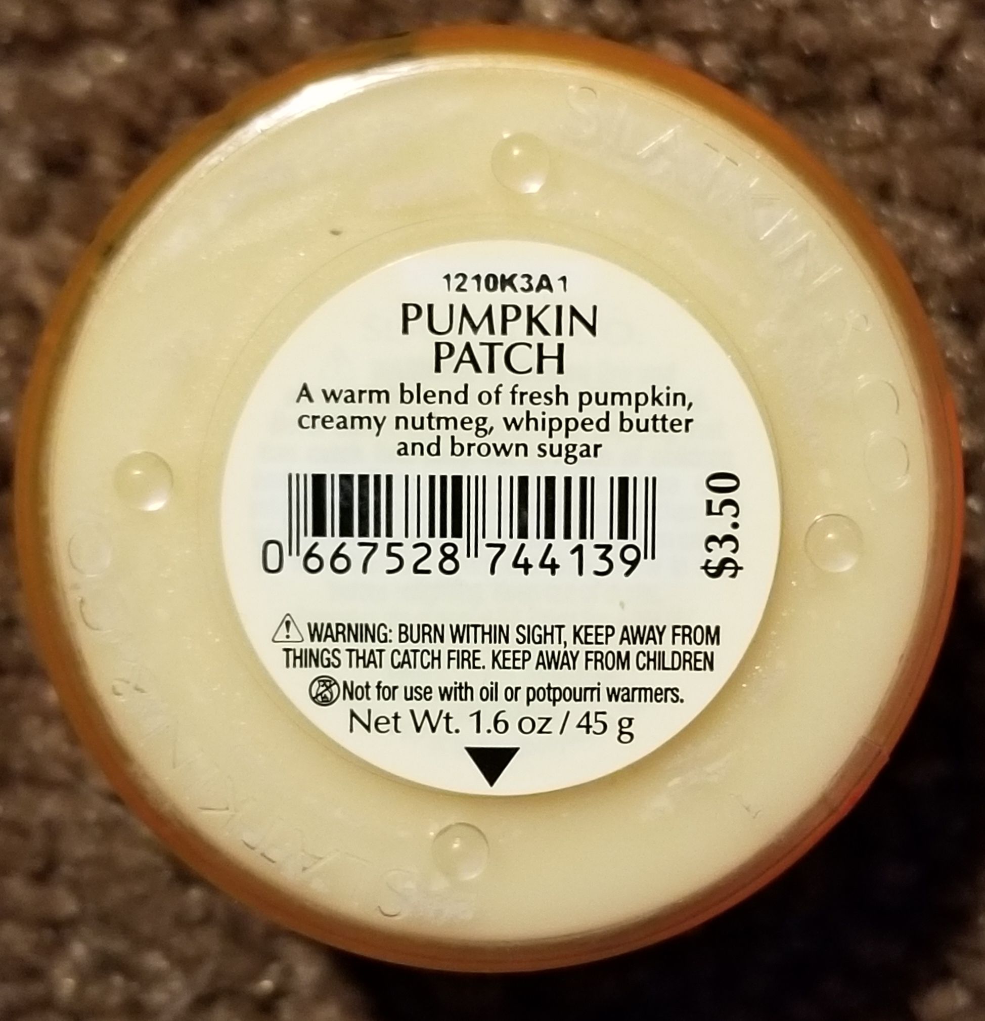 CANDLE: Halloween Bath & Bodyworks Pumpkin Patch Mini 2011 - Bath & Bodyworks Candle (Halloween Candle) action figure collectible - Main Image 2