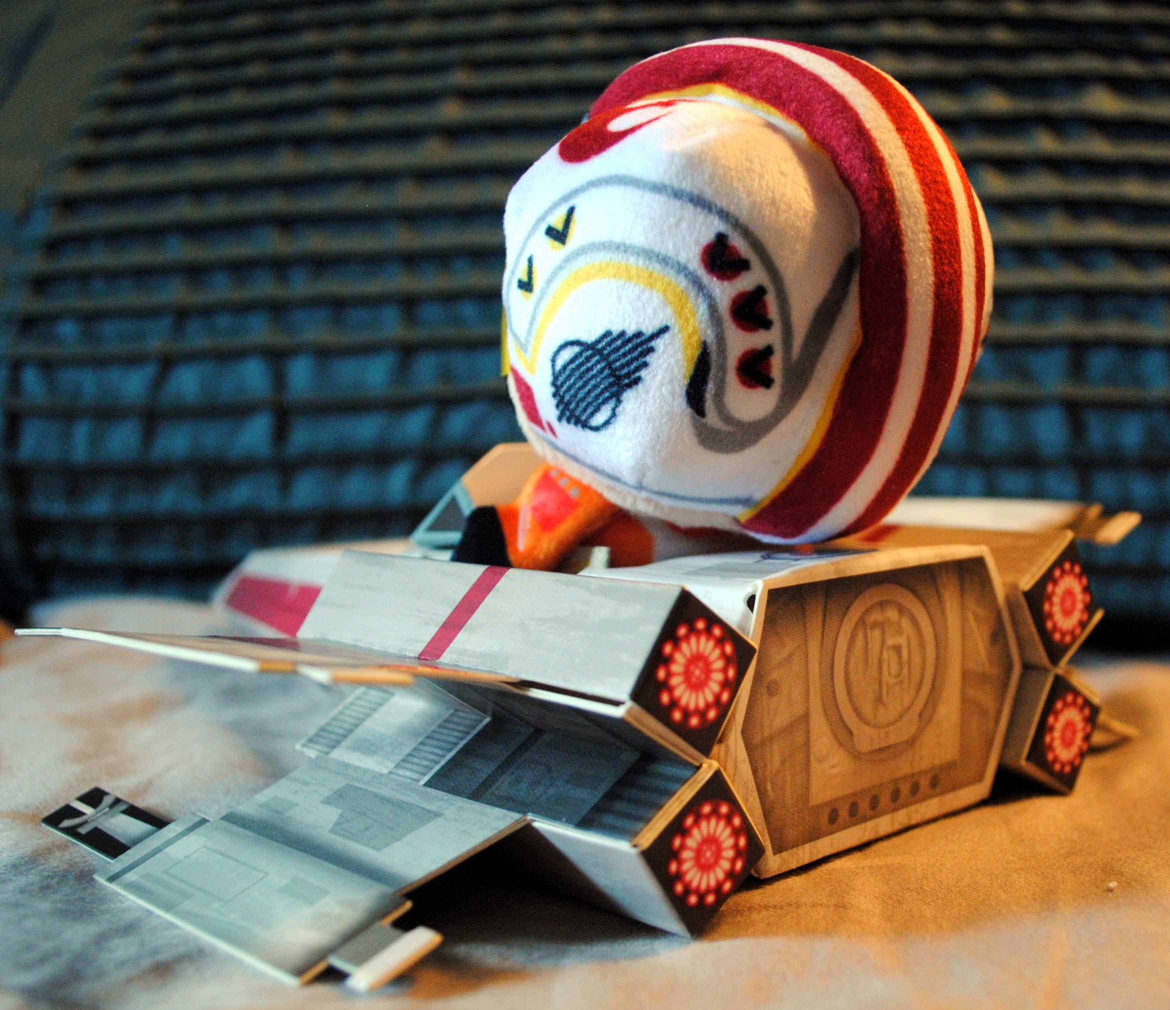 40th Anniversary Hallmark ittybbittys Luke Luke Pilot andcX-Winf Fighter Star Wars ANH - Funko (Star Wars 40th Anniversary) action figure collectible - Main Image 2