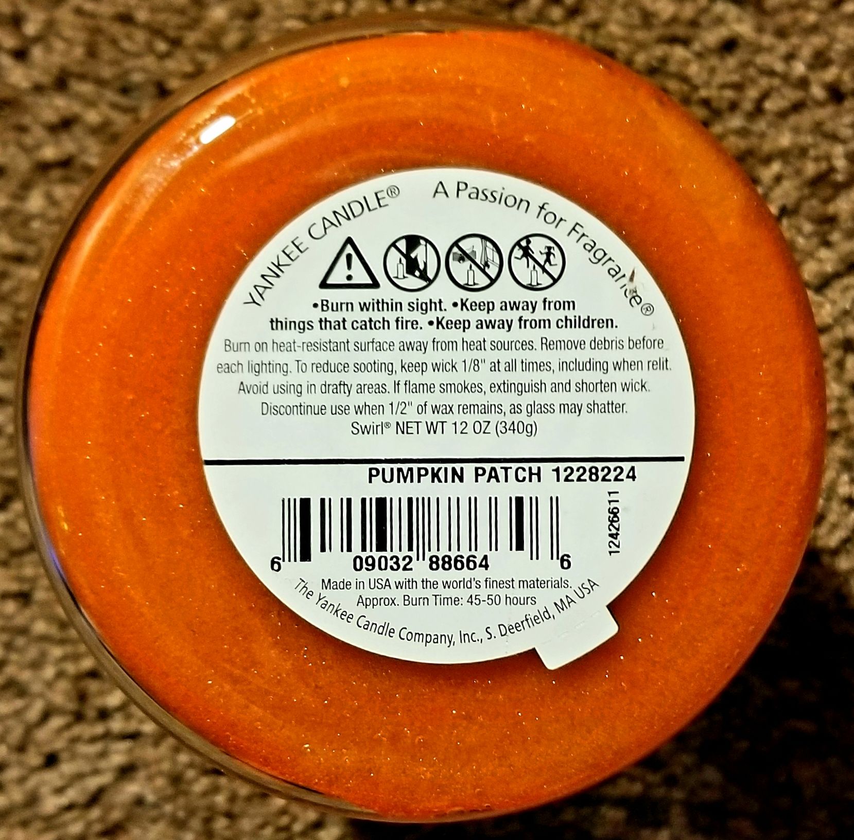 CANDLE: Halloween Yankee Pumpkin Patch 2012 - Yankee Candle (Halloween Candle) action figure collectible - Main Image 2