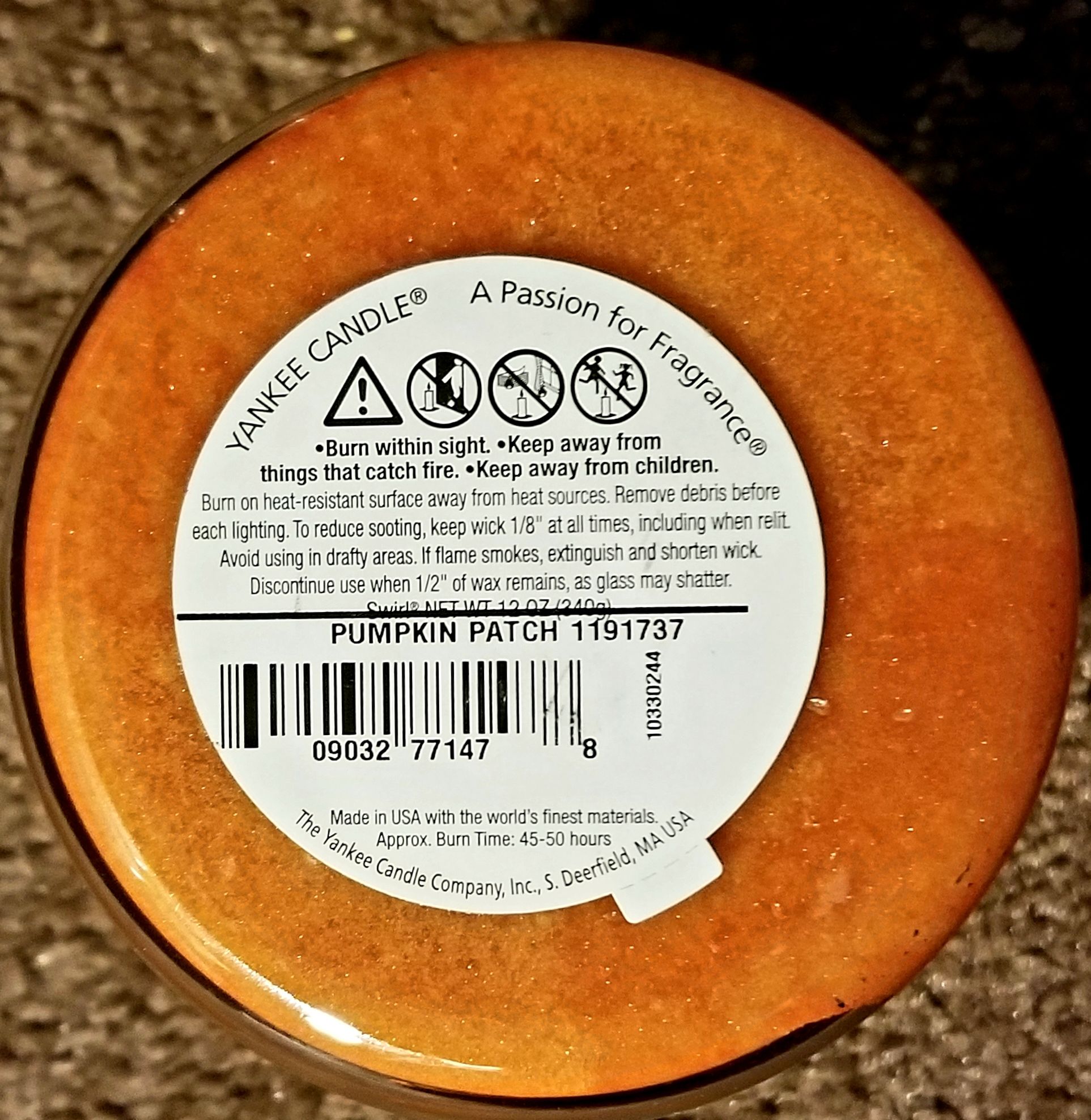 CANDLE: Halloween Yankee Pumpkin Patch 2010 - Yankee Candle (Halloween Candle) action figure collectible - Main Image 2