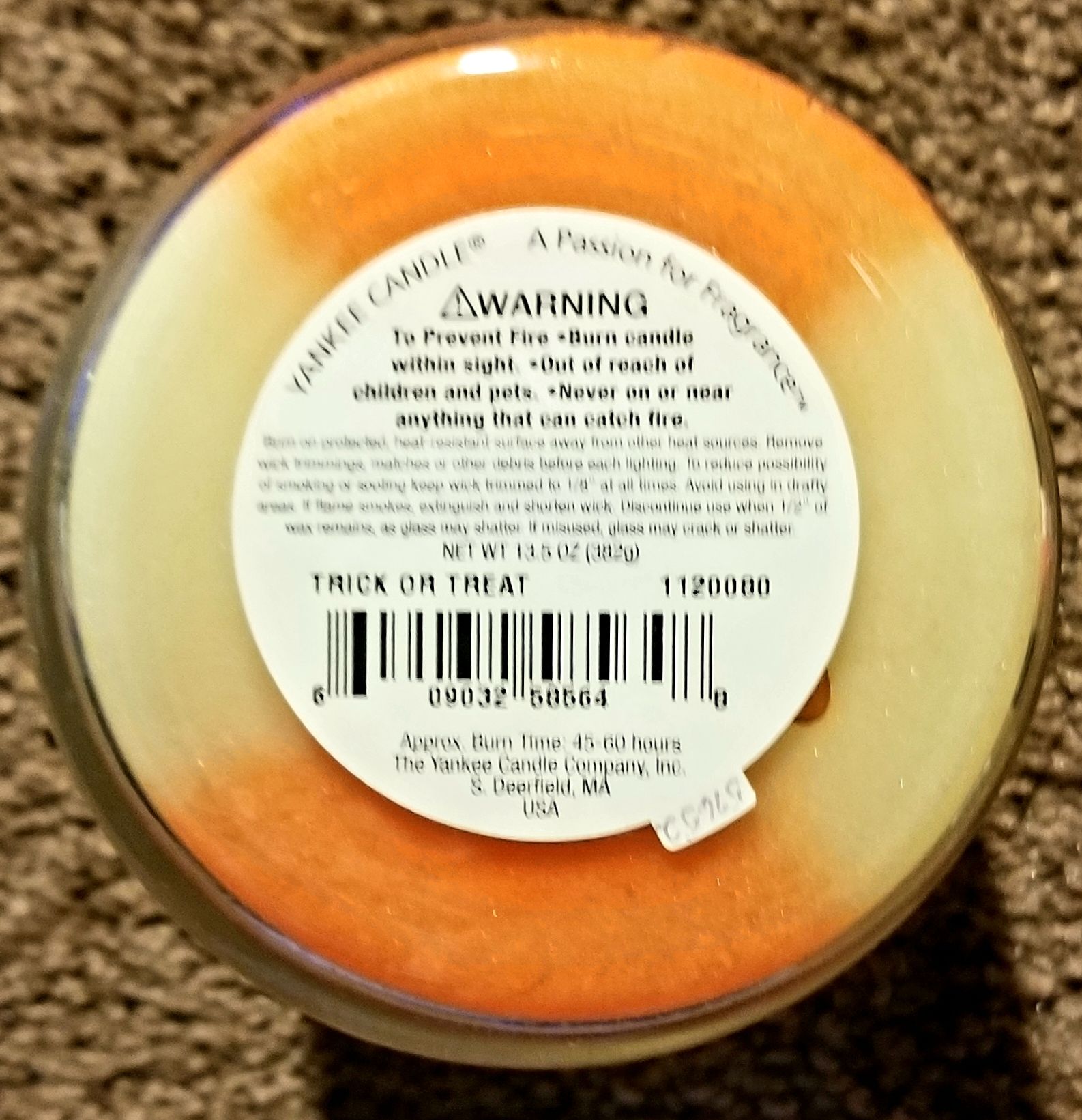 CANDLE: Halloween Yankee Trick or Treat 2015 - Yankee Candle (Halloween Candle) action figure collectible - Main Image 2