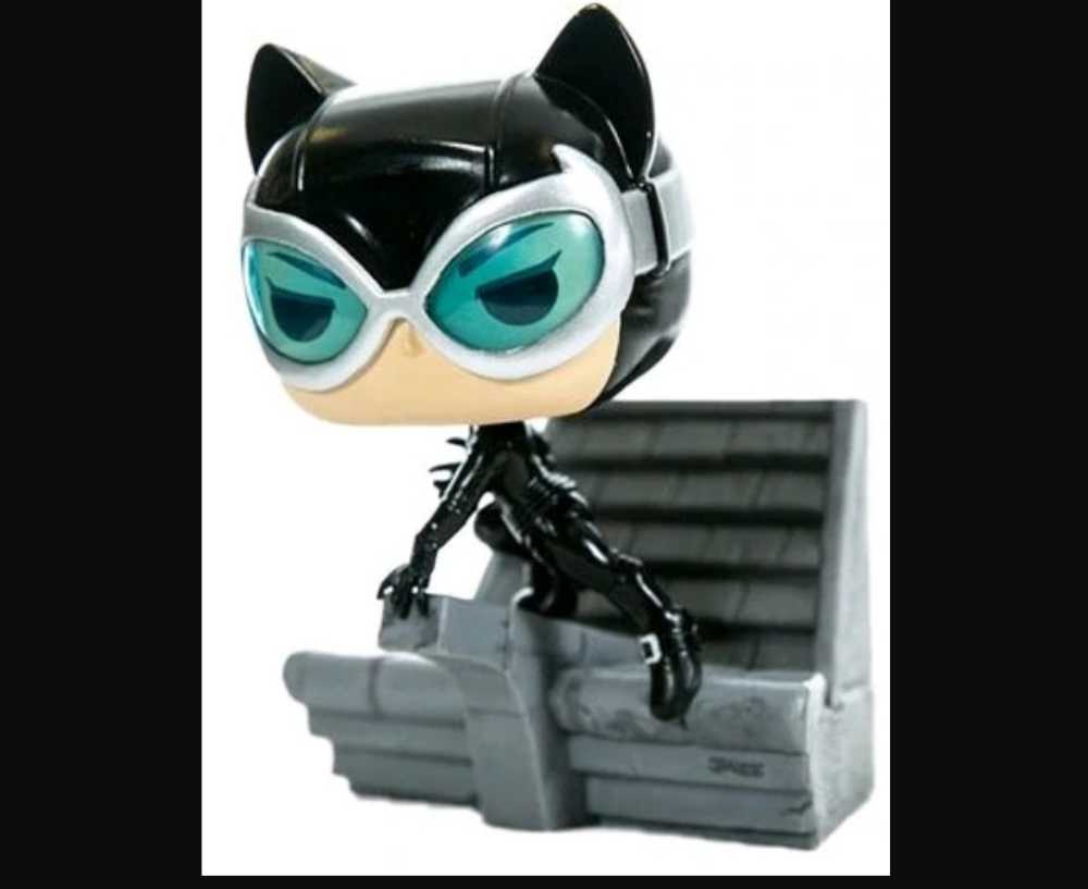 Funko Pop! Heros: Catwoman Deluxe by Jim Lee - Funko (DC Comics Super- Villians) action figure collectible [Barcode 0889698363105] - Main Image 3
