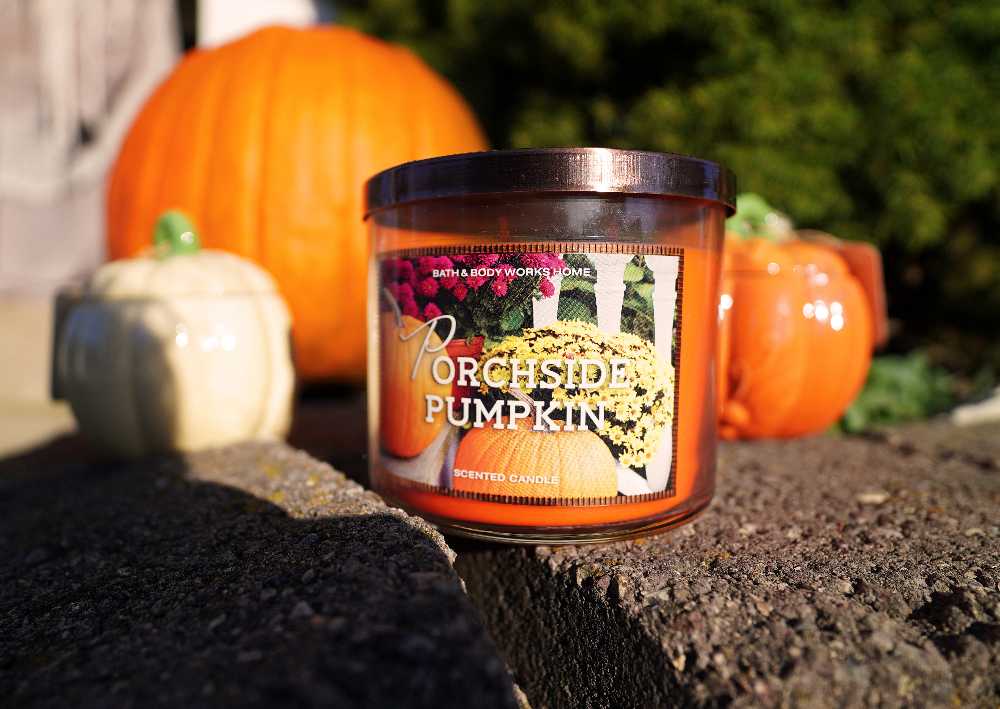 CANDLE: Pumpkins Bath & Bodyworks Porchside Pumpkin 2015 - Bath & Bodyworks Candle (Autumn Candles) action figure collectible - Main Image 3