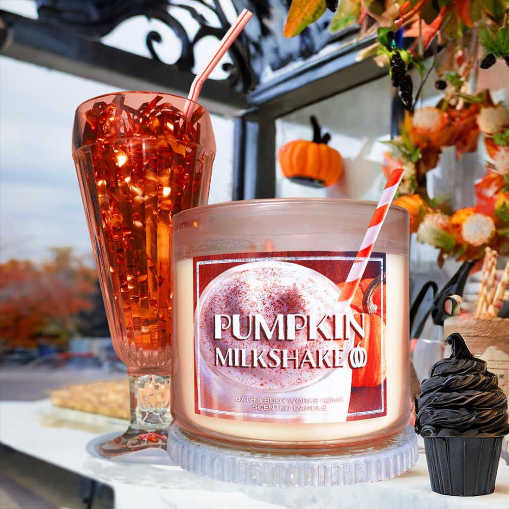 CANDLE: Pumpkins Bath & Bodyworks Pumpkpin Milkshake 2015 - Bath & Bodyworks Candle (Autumn Candles) action figure collectible - Main Image 3