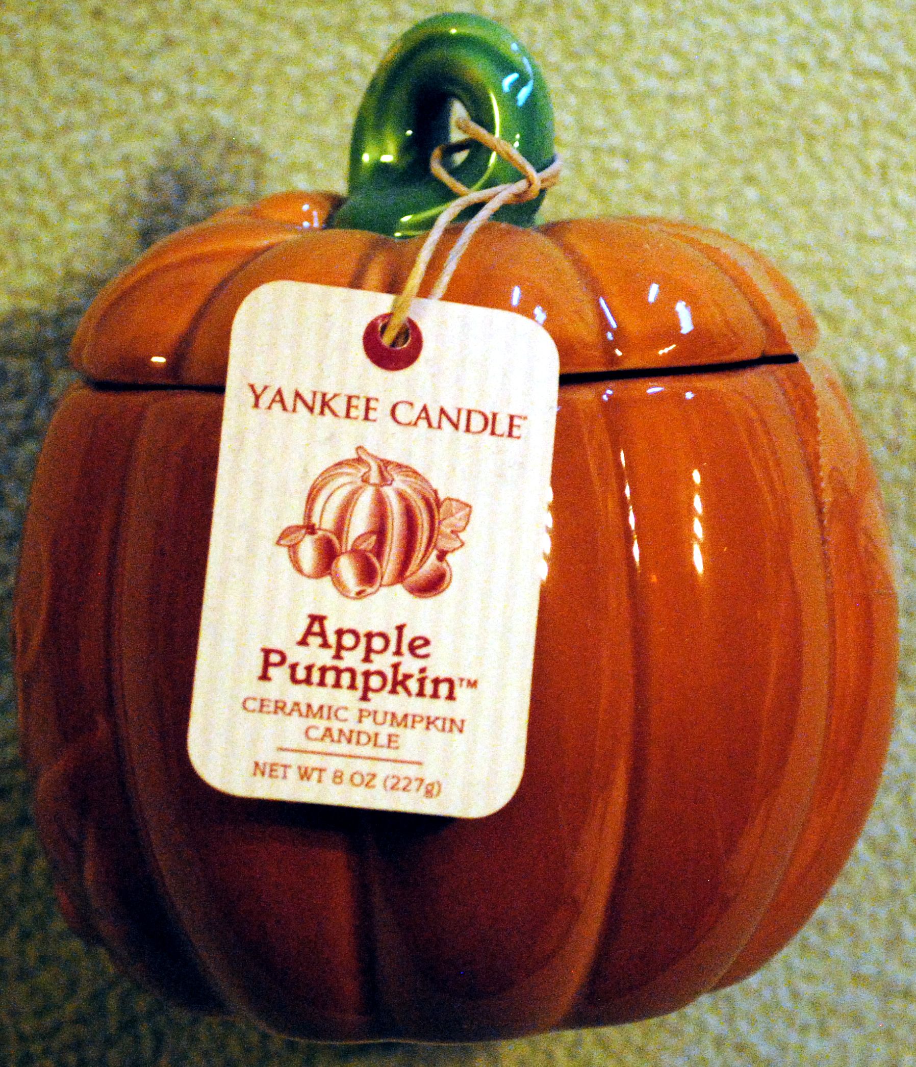 CANDLE: Pumpkins Yankee Ceramic Apple Pumpkin 2014 - Yankee Candle (Autumn Candles) action figure collectible - Main Image 1