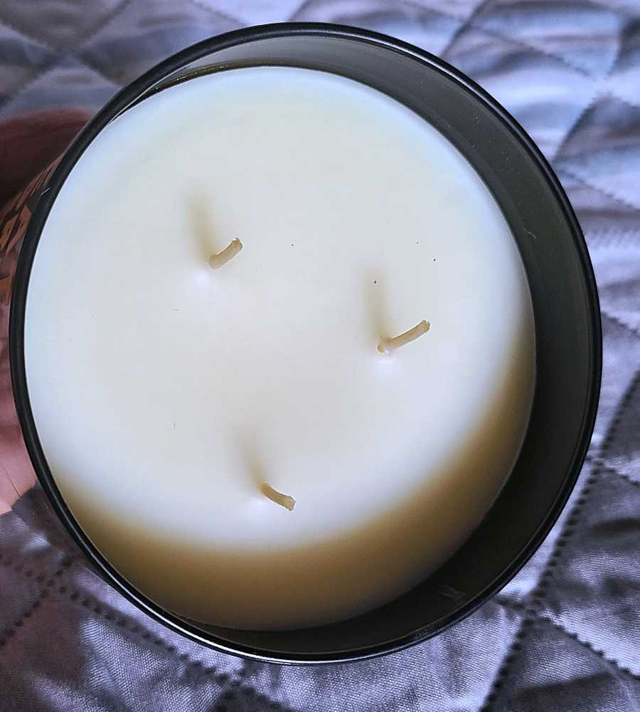 CANDLE: Halloween Bath & Bodyworks Eat, Drink, & Be Scary (Bourbon Sea Salt Caramel) 2017 - Bath & Bodyworks Candle (Halloween Candle) action figure collectible - Main Image 3