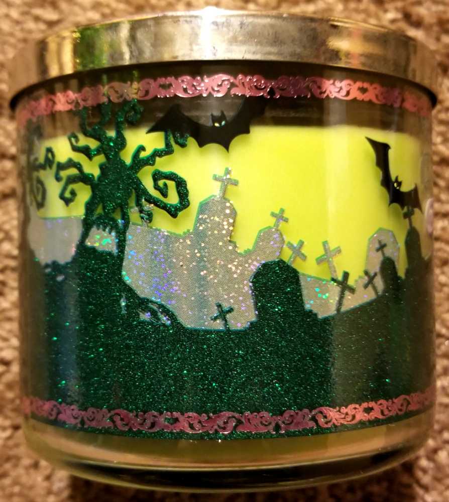CANDLE: Halloween Bath & Bodyworks Hot Cocoa & Scream 2018 - Bath & Bodyworks Candle (Halloween Candle) action figure collectible - Main Image 3