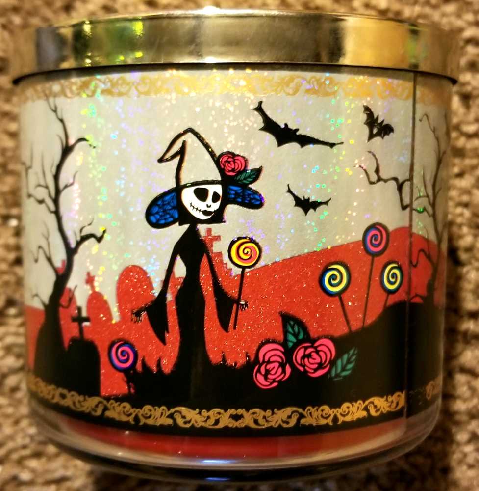 CANDLE: Halloween Bath & Bodyworks Vampire Blood 2018 - Bath & Bodyworks Candle (Halloween Candle) action figure collectible - Main Image 4