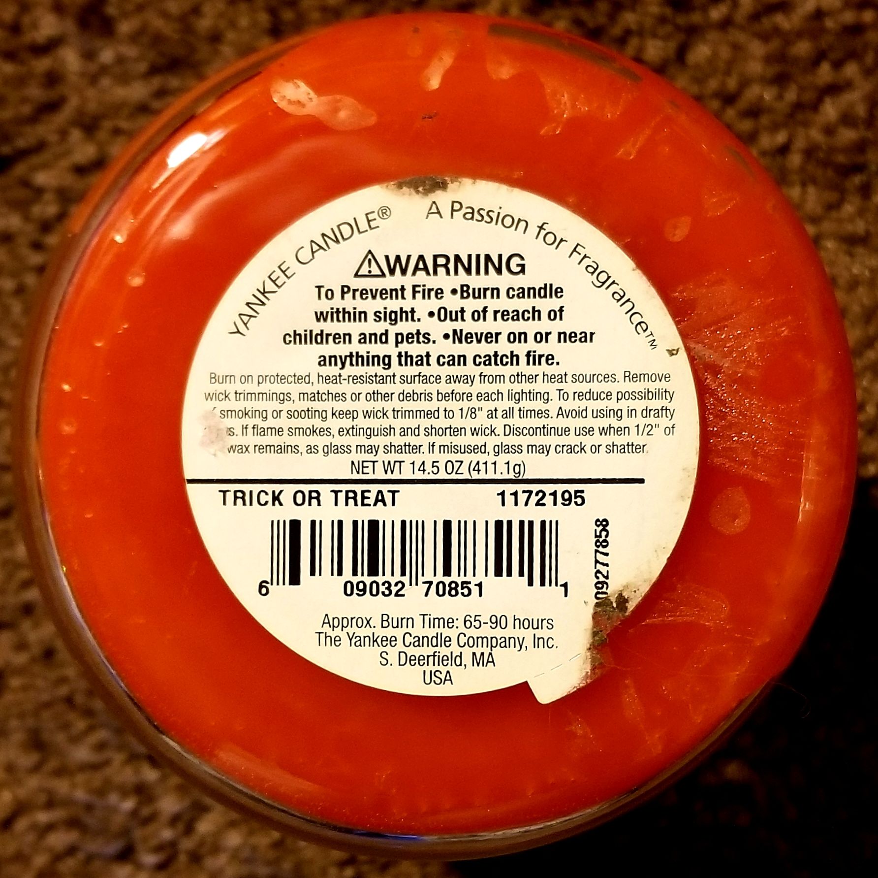 CANDLE: Halloween Yankee Trick or Treat 2009 - Yankee Candle (Halloween Candle) action figure collectible - Main Image 2