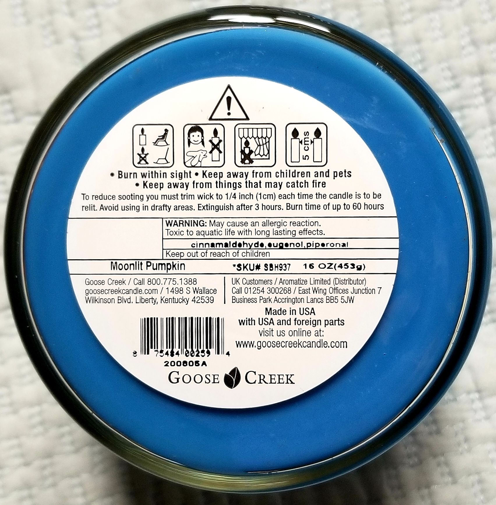 CANDLE: Halloween Goose Creek Moonlit Pumpkin 2020 - Goose Creek Candle (Halloween Candle) action figure collectible [Barcode 875484002594] - Main Image 2